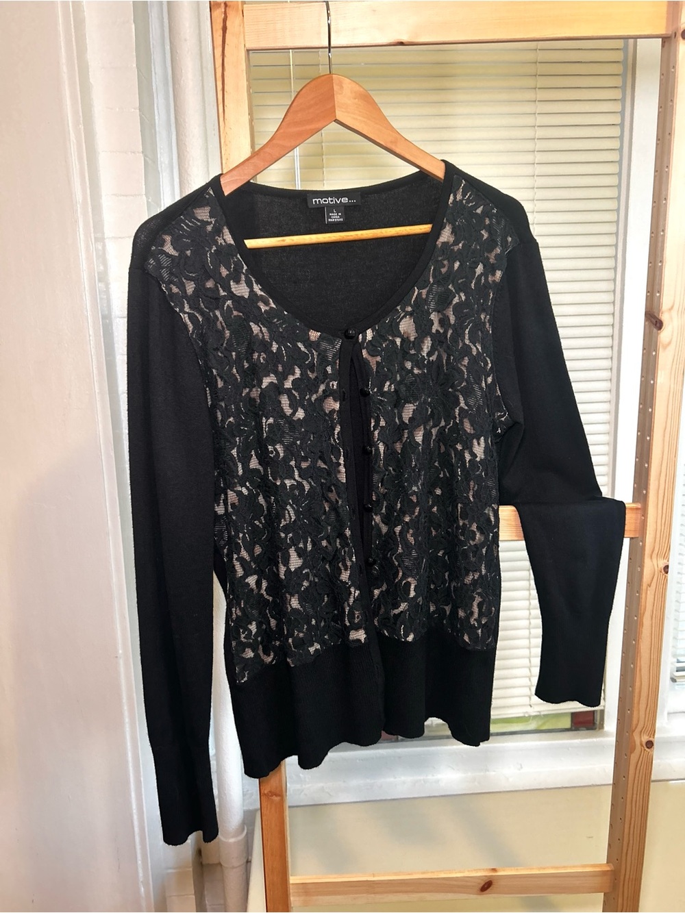 motive... Black Lace Front Cardigan Size Large Like New